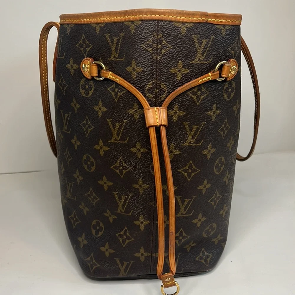 Louis Vuitton Neverfull MM monogram beige interior - Picture 4 of 16